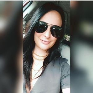 Meet your Posher, Melissa